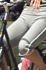 Stunning bicycle chick gets a cameltoe